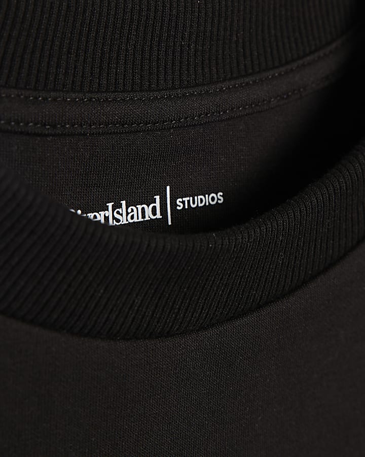 Black Regular FIt Membership Floral T-Shirt