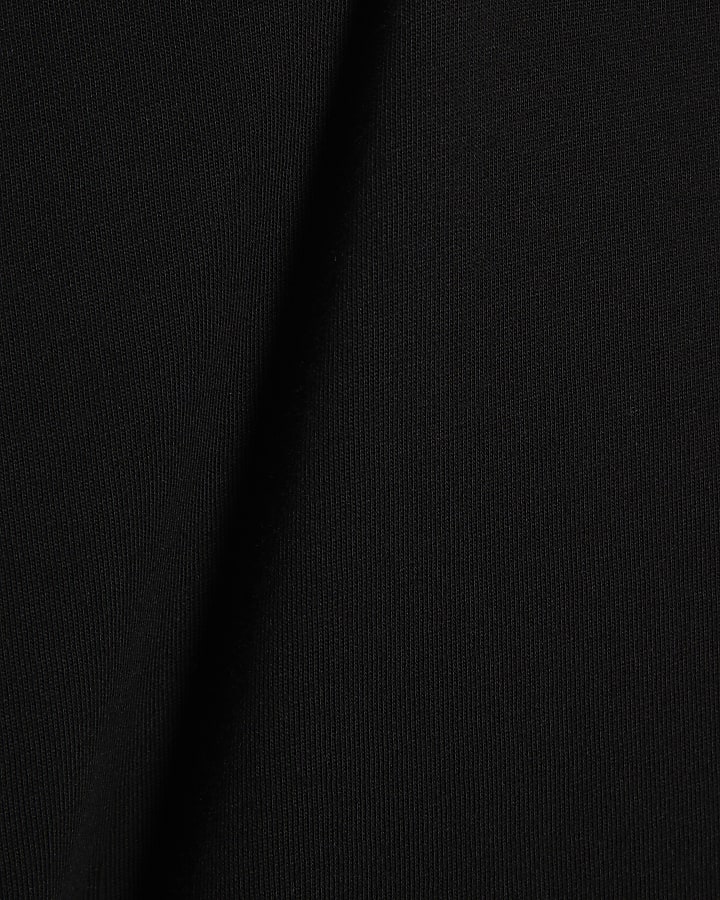 Black Regular Fit Curve Hem T-Shirt