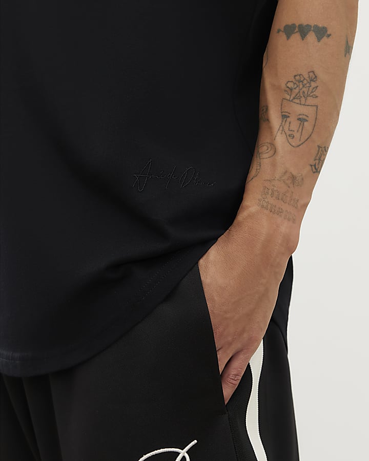 Black Regular Fit Curve Hem T-Shirt