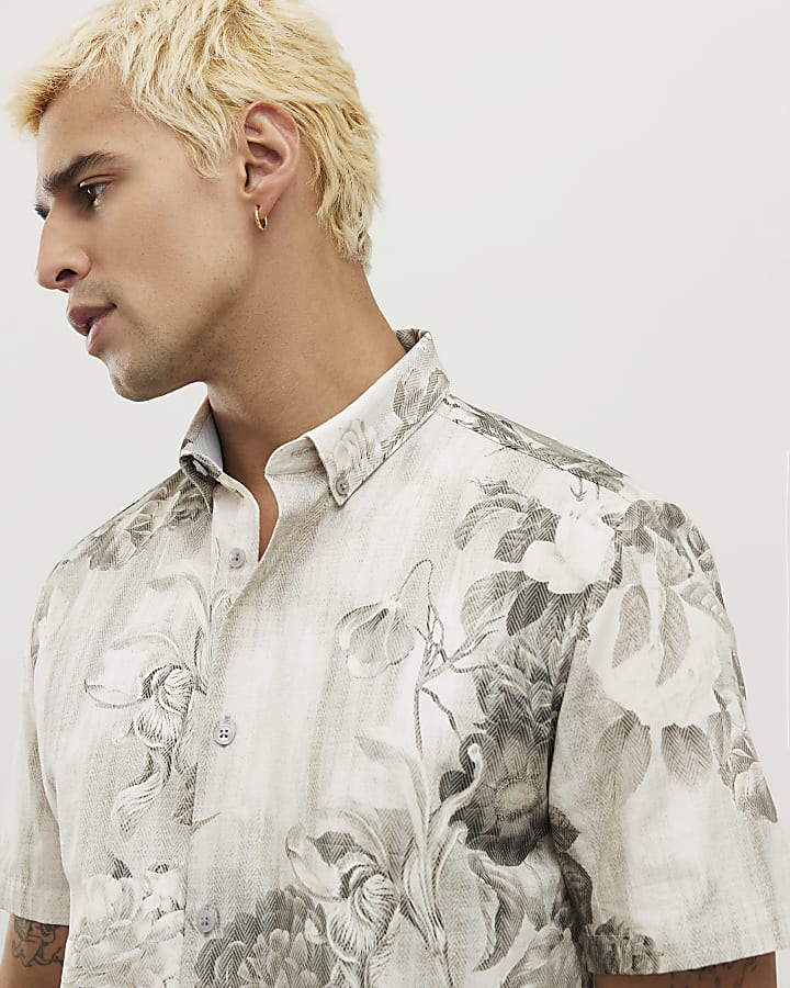 Grey Short Sleeve Slim Crystal Floral Shirt