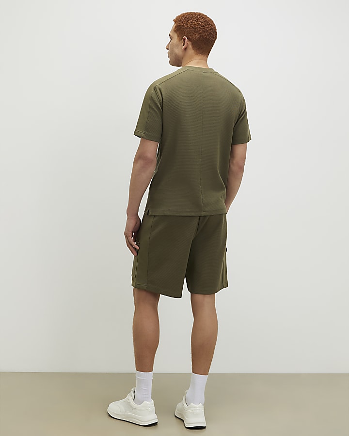 Khaki Regular Fit Textured Cargo Shorts