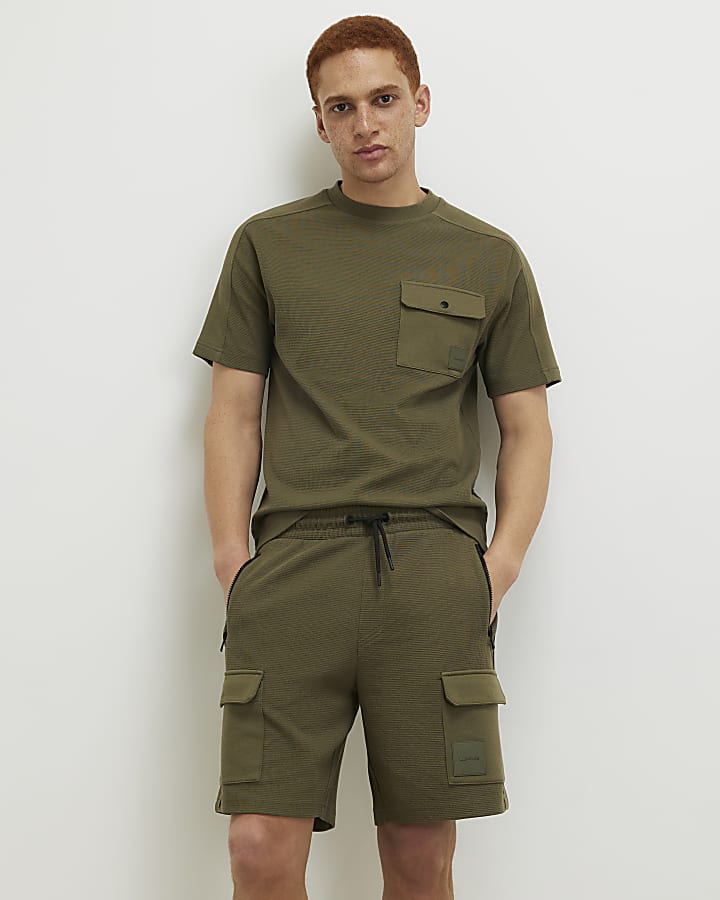 Khaki Regular Fit Textured Cargo Shorts