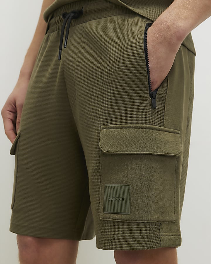 Khaki Regular Fit Textured Cargo Shorts