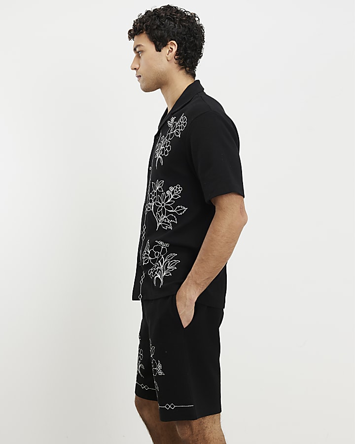 Black Regular Fit Floral Embroidered Shorts