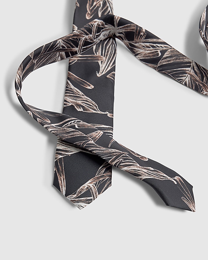 Brown Leaf Tie