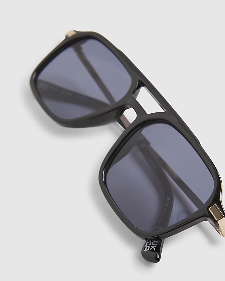Black Navigator Sunglasses