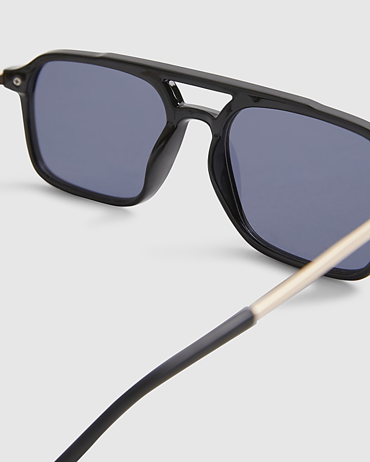 Black Navigator Sunglasses