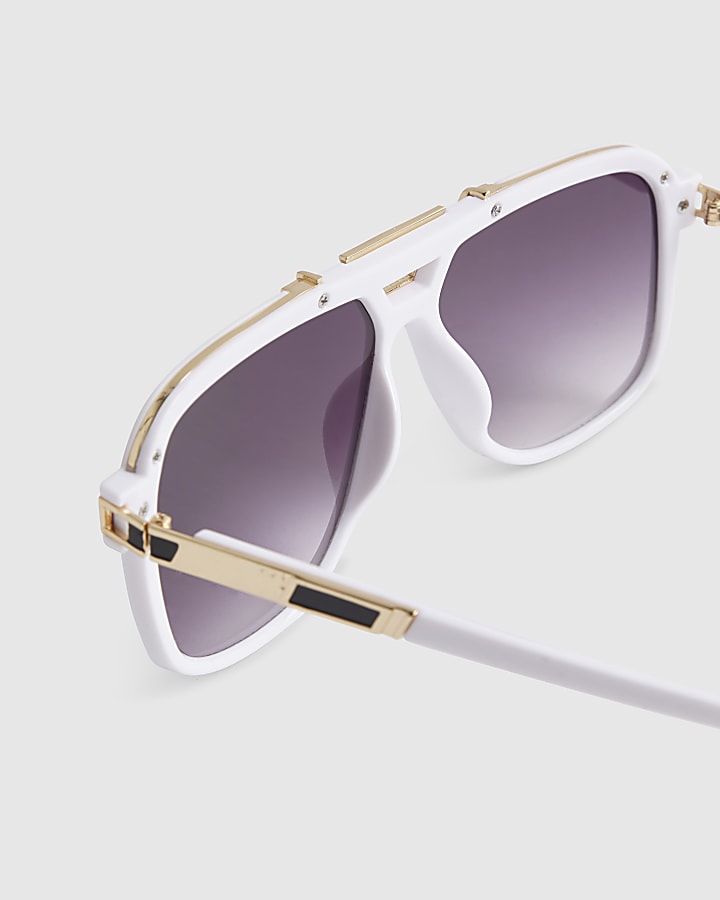 White Plastic Navigator Sunglasases