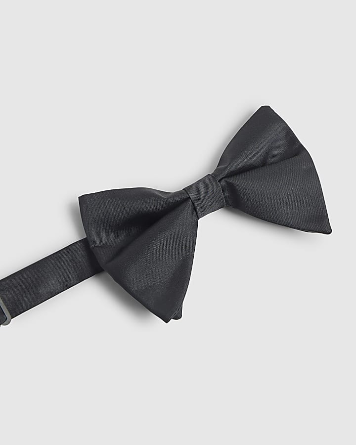 Black Oversized Bow Tie