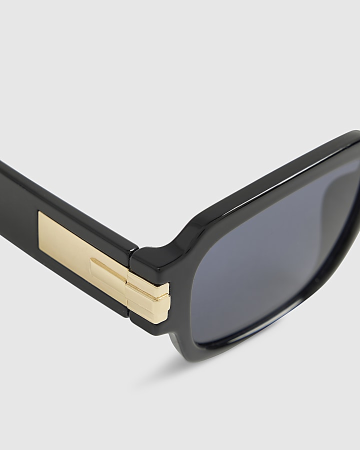 Black Plastic Rectangle Sunglasses