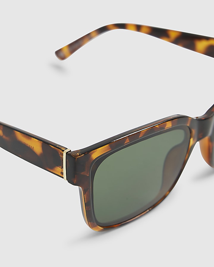 Brown Tortoiseshell Wayfarer Sunglasses