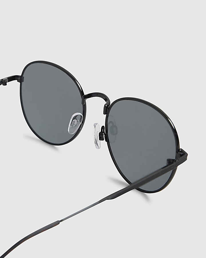 Black Round Tortoise Arms Sunglasses