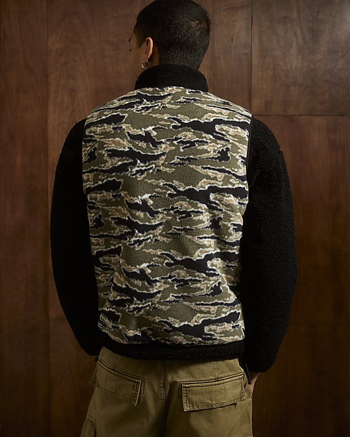 Black Regular Fit Fleece Camouflage Gilet