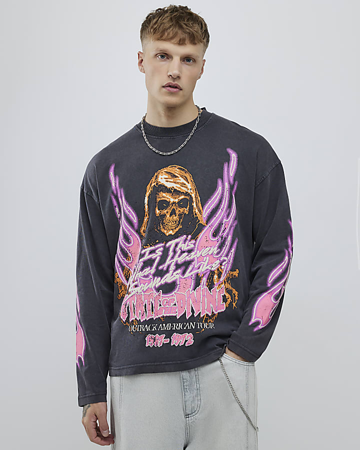 Black Grunge Divine Skull T-Shirt