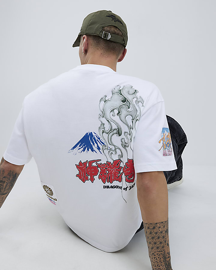 White Oversized Fit Japanese Graphics T-Shirt