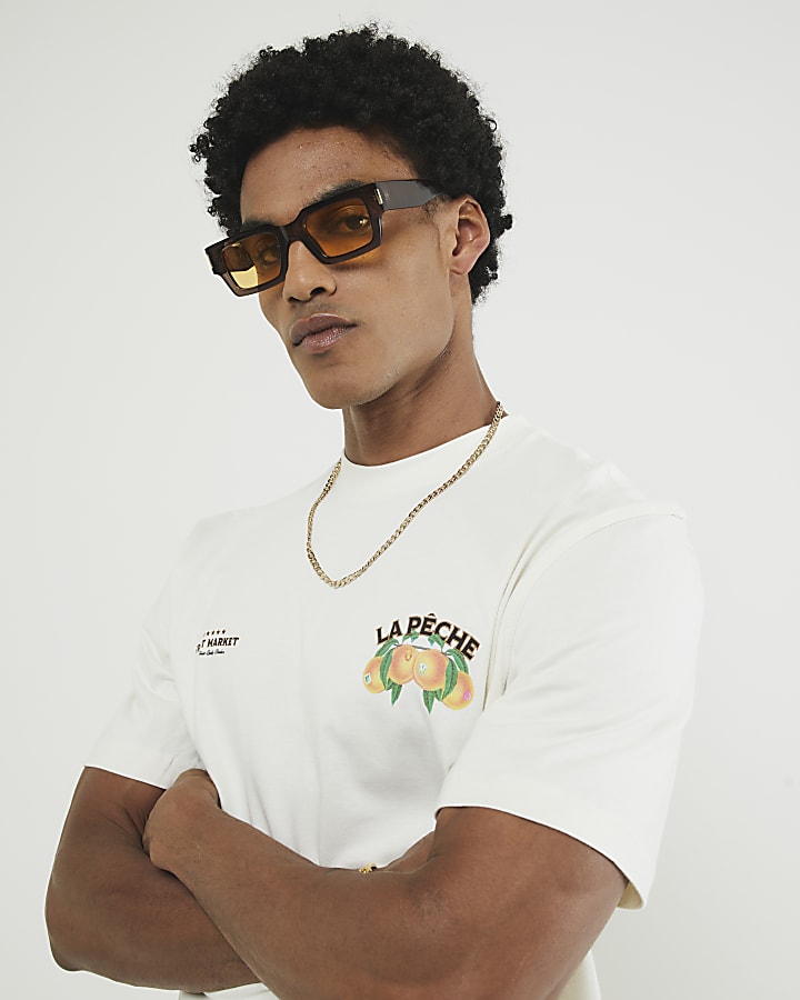 Cream La Peche Fruit Market T-Shirt