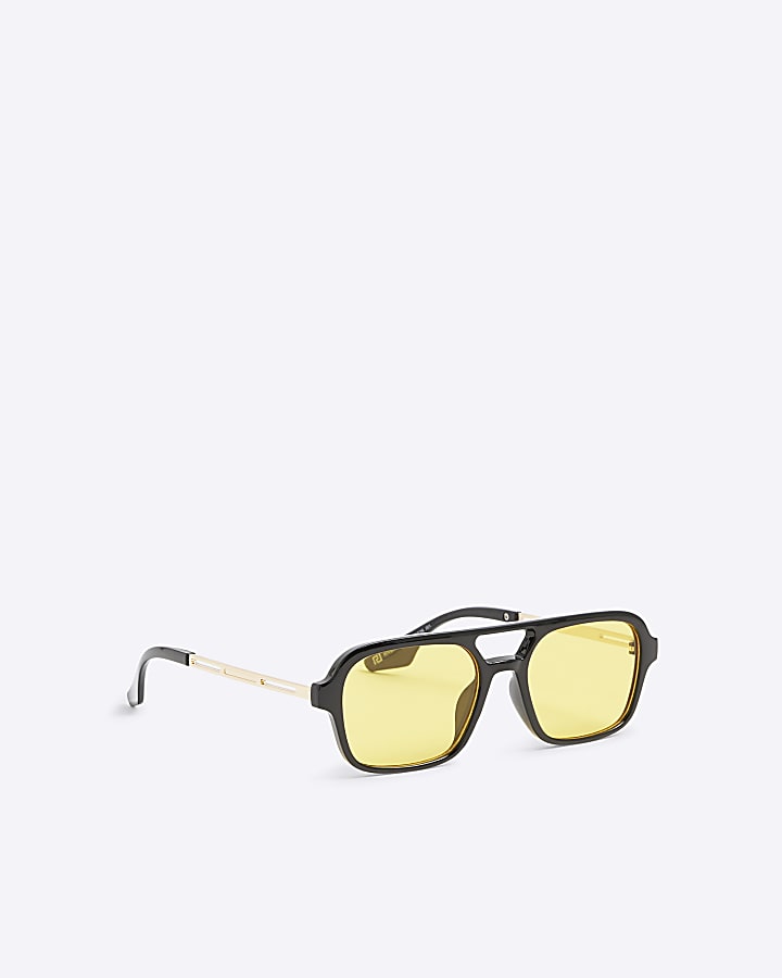Black Curved Aviator Sunglasses