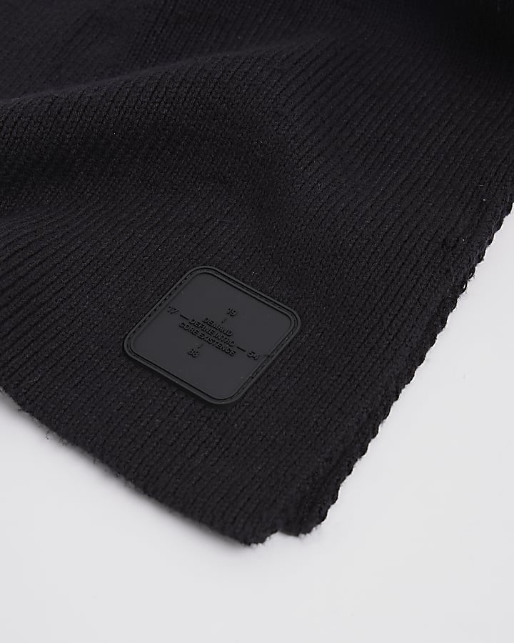 Black Rubberised Badge Scarf