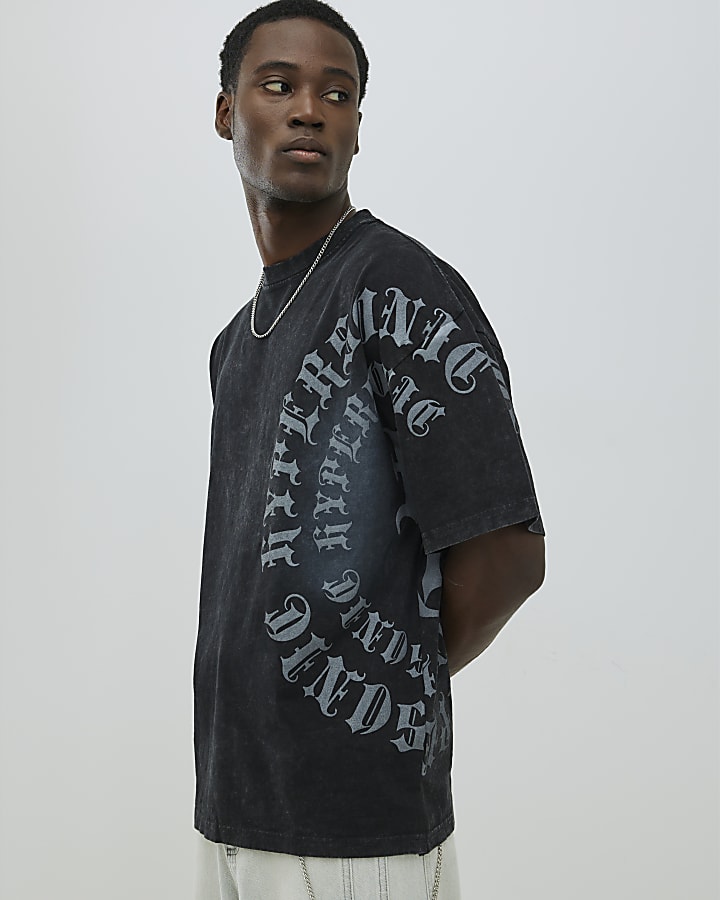 Black Gothic Graphic Print T-Shirt