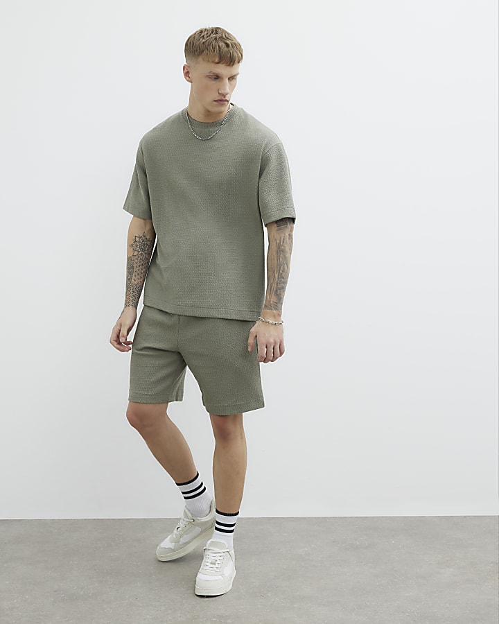 Khaki Regular Fit Textured Crinkled Shorts