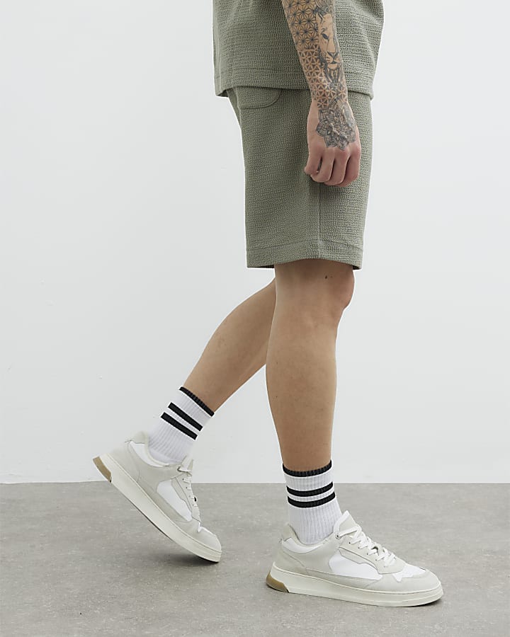 Khaki Regular Fit Textured Crinkled Shorts