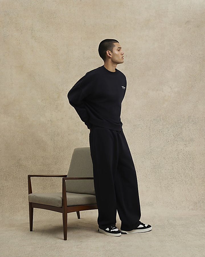 Black Oversized Luminis Studios Sweatshirt