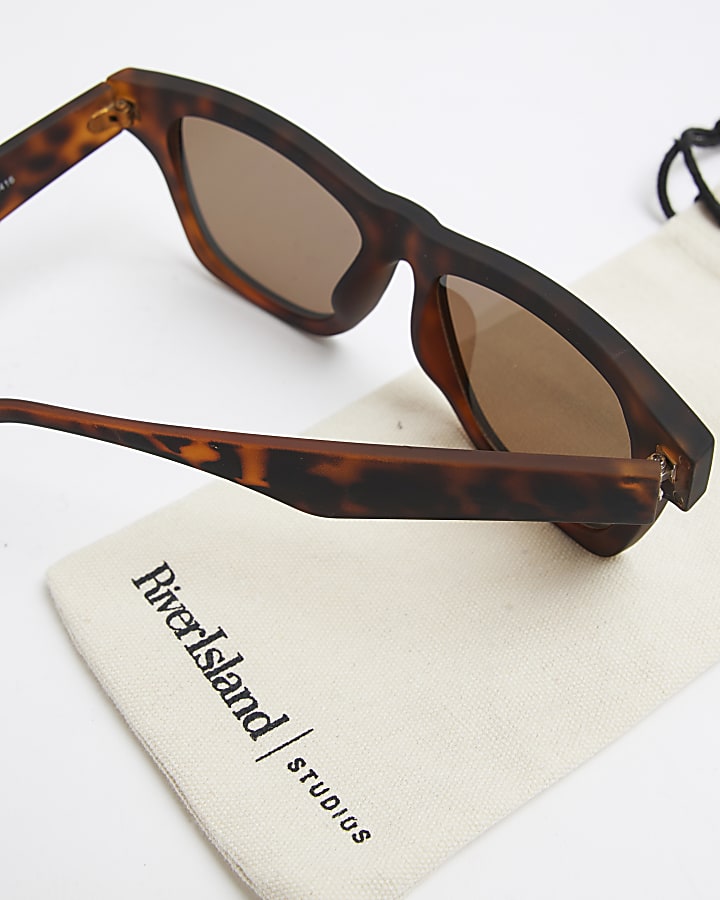 Brown Rubberised Wayfarer Tort Sunglasses