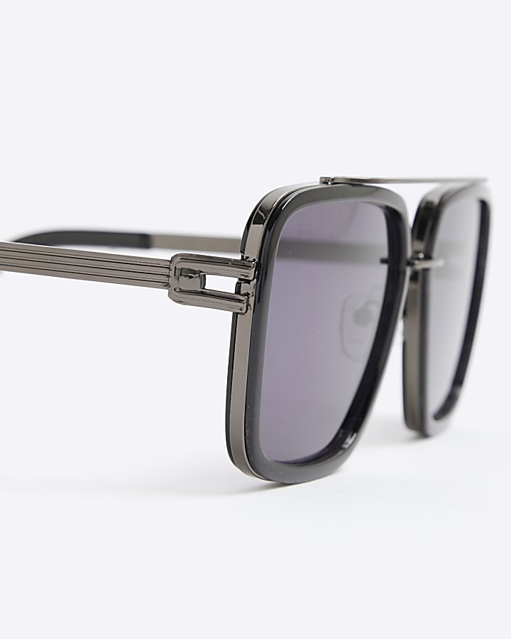 Black Metal Navigator Sunglasses