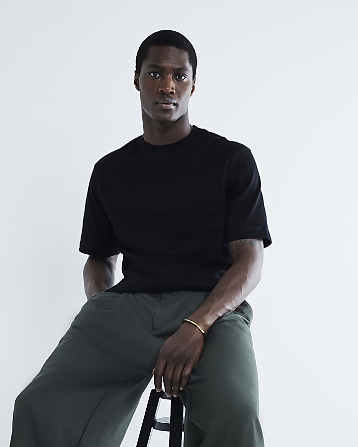 Black Regular Fit Pocket T-Shirt