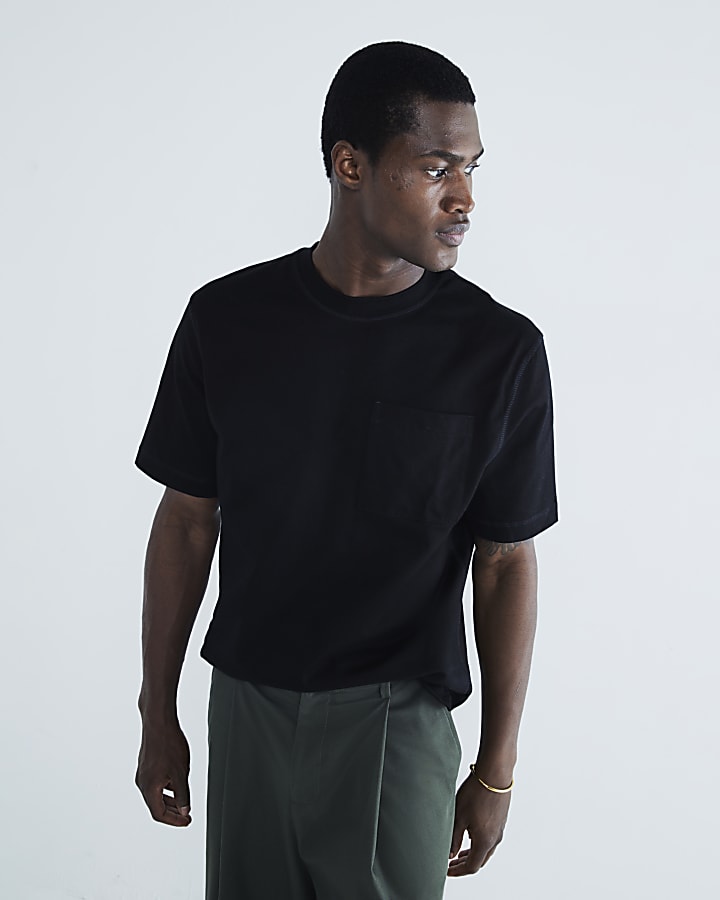 Black Regular Fit Pocket T-Shirt