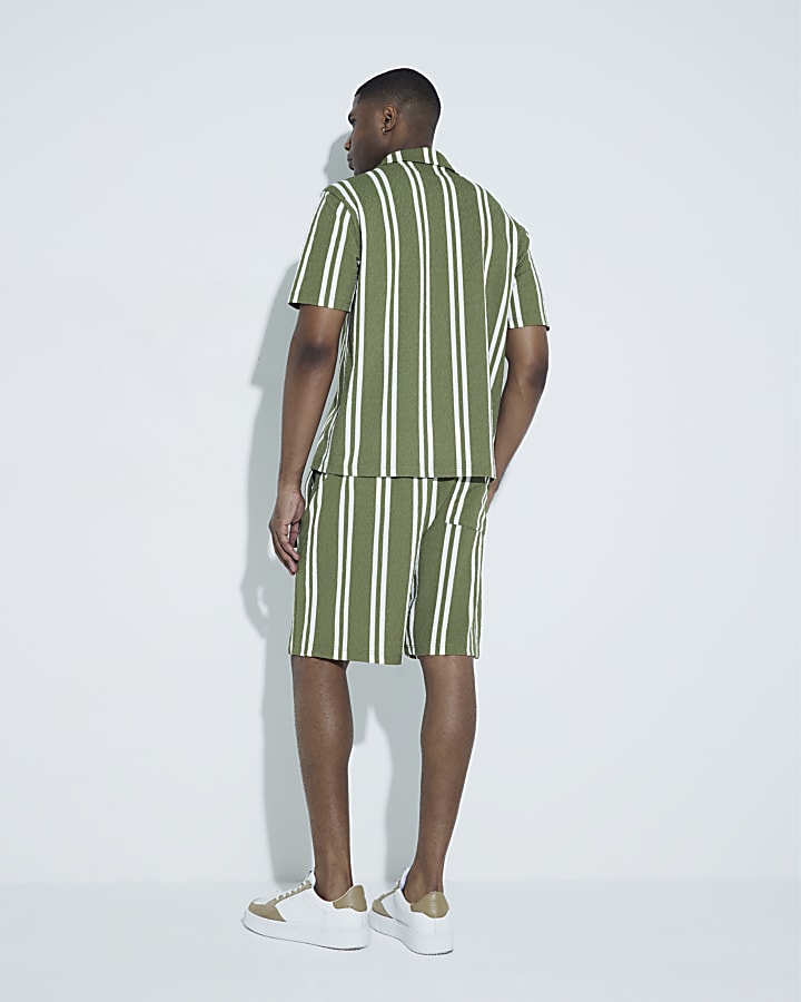 Green Regular Fit Textured Striped Shorts