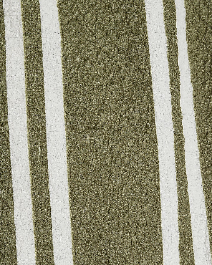 Green Regular Fit Textured Striped Shorts