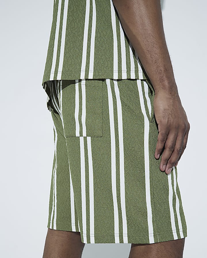 Green Regular Fit Textured Striped Shorts