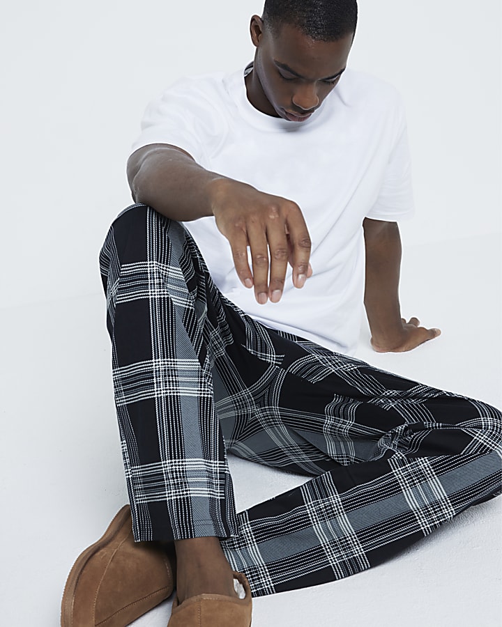 Black Check Printed Pyjamas Set