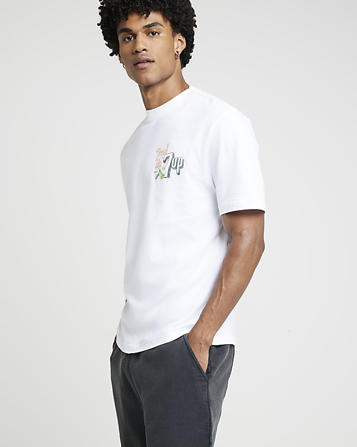 White regular fit 7up graphic t-shirt