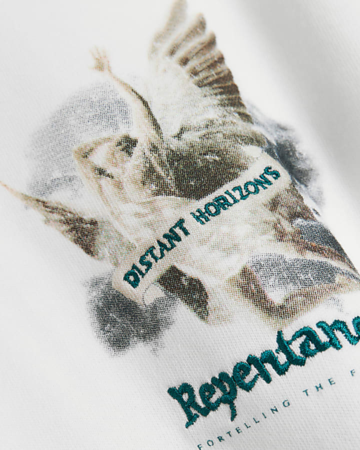 White Oversized fit graphic print t-shirt