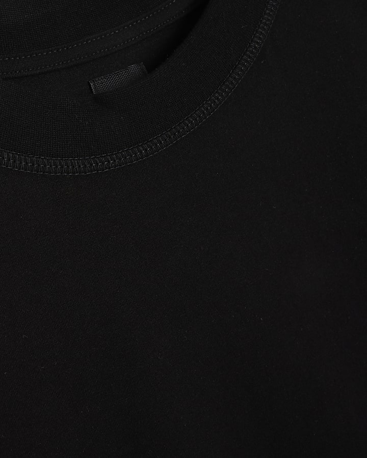 Black regular fit essential t-shirt