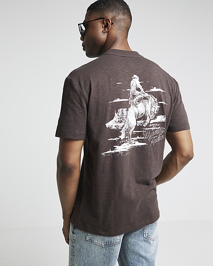 Brown regular fit cowboy graphic t-shirt