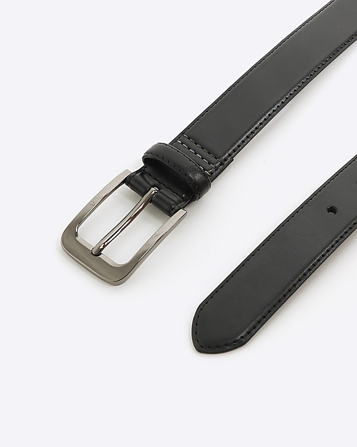 Black faux leather belt