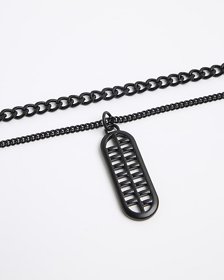 Black multirow necklace