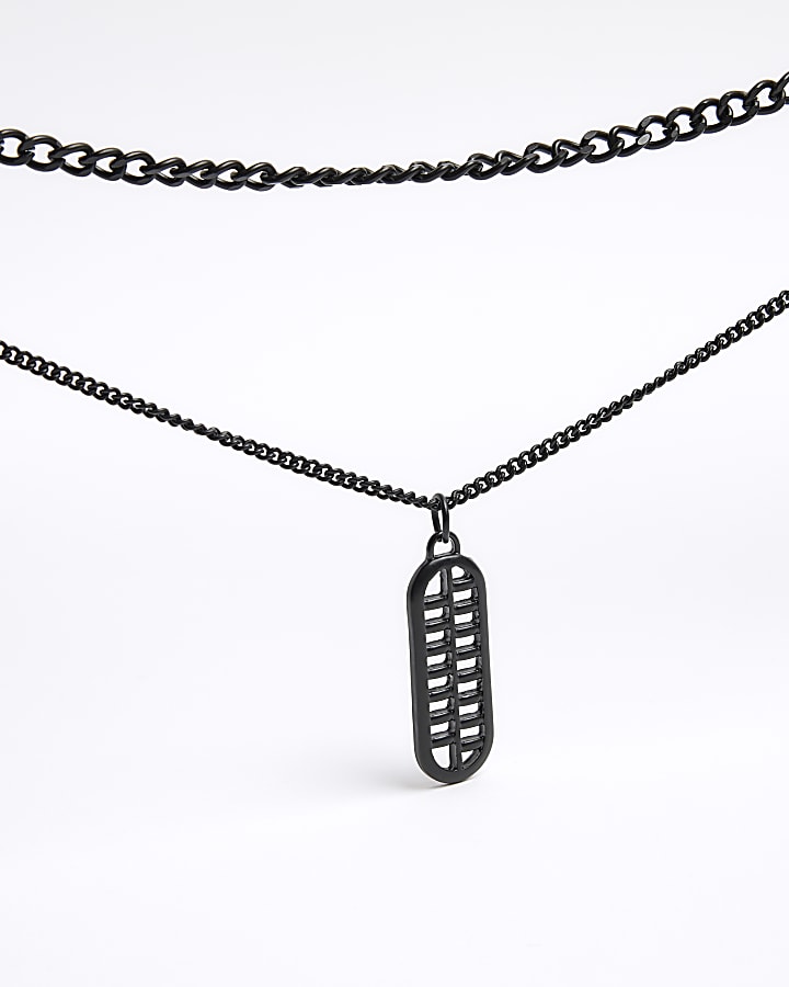 Black multirow necklace
