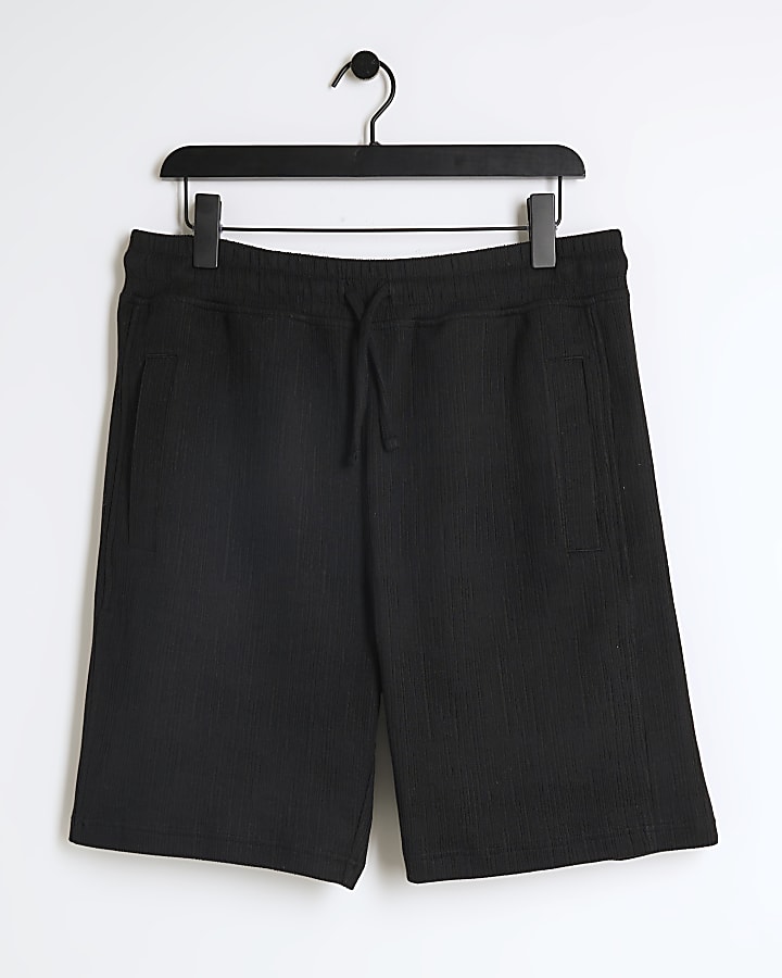 Black regular fit elasticated plisse shorts