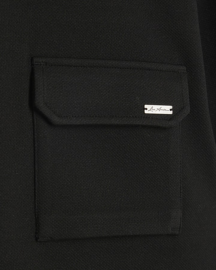 Black slim fit textured pocket smart t-shirt