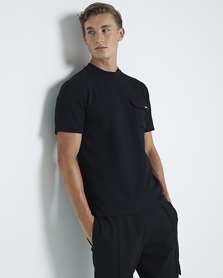 Black slim fit textured pocket smart t-shirt