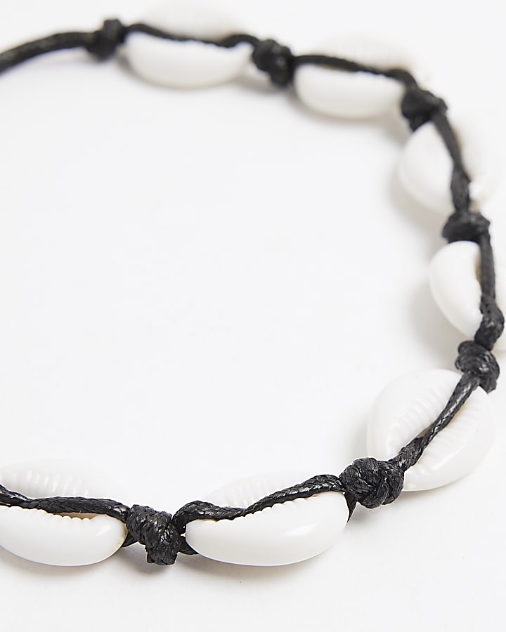 White shell bracelet