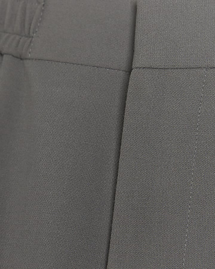 Grey slim fit casual shorts