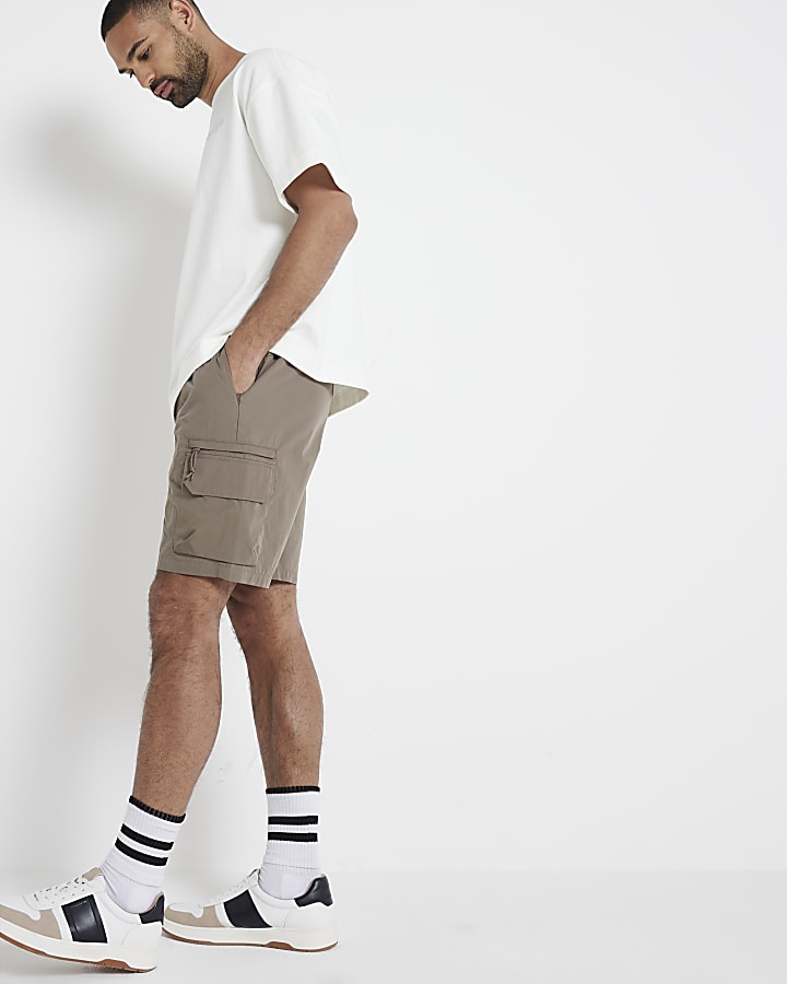 Brown regular fit cargo shorts