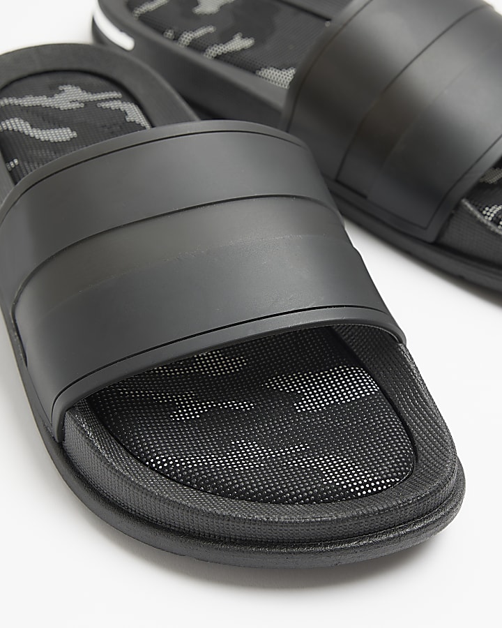 Black embossed strap sliders