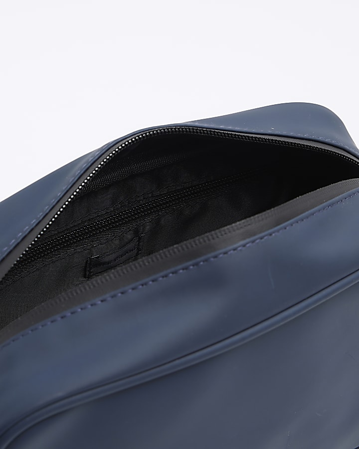 Navy zip up wash bag