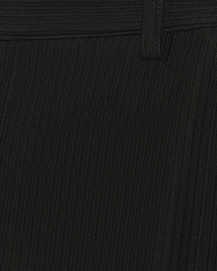 Black regular fit plisse shorts